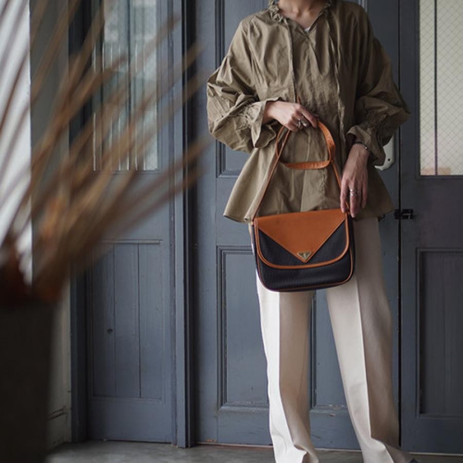 vintage YVES SAINT LAURENT(イヴ・サンローラン）ショルダーバッグ１