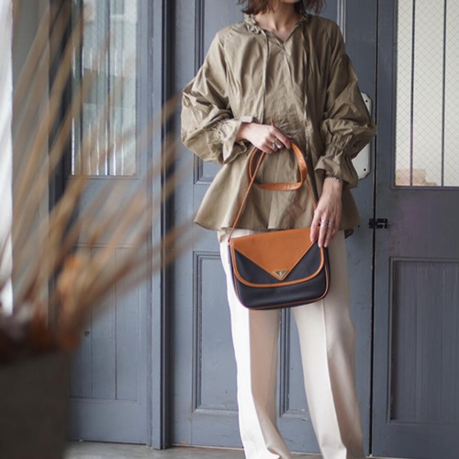 vintage YVES SAINT LAURENT(イヴ・サンローラン）ショルダーバッグ１