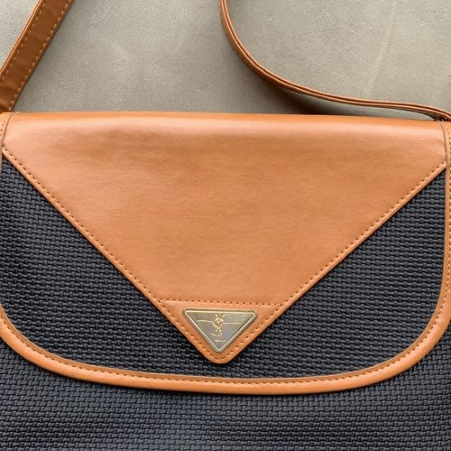 vintage YVES SAINT LAURENT(イヴ・サンローラン）ショルダーバッグ１