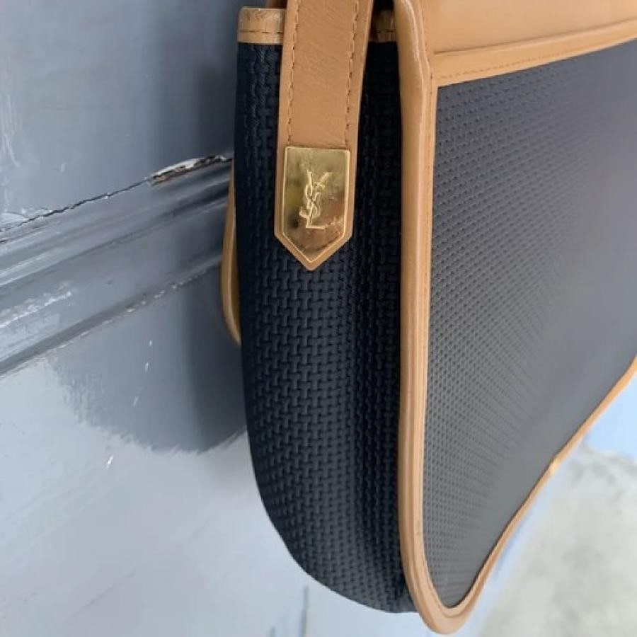vintage YVES SAINT LAURENT(イヴ・サンローラン）ショルダーバッグ3