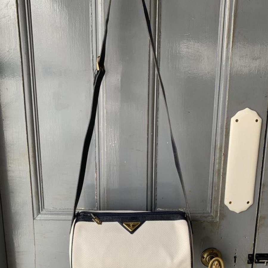 vintage YVES SAINT LAURENT(イヴ・サンローラン）ショルダーバッグ