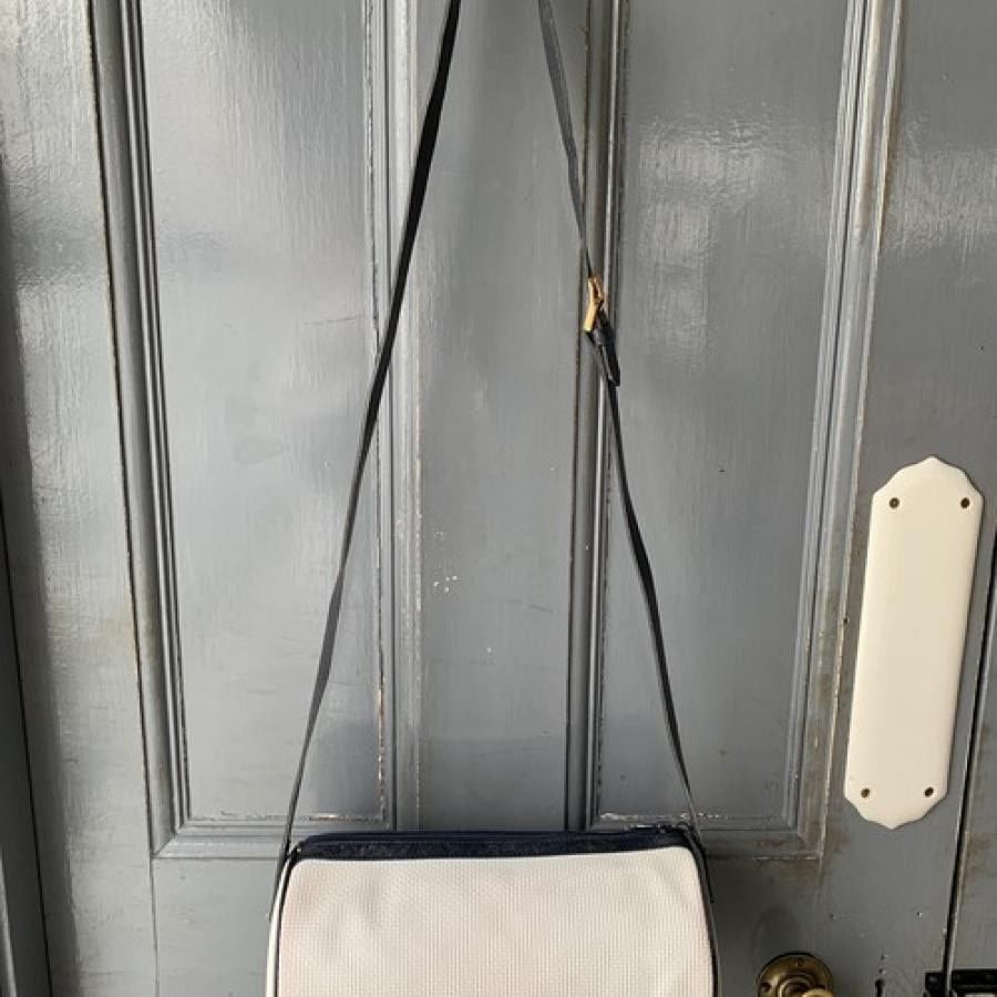 vintage YVES SAINT LAURENT(イヴ・サンローラン）ショルダーバッグ