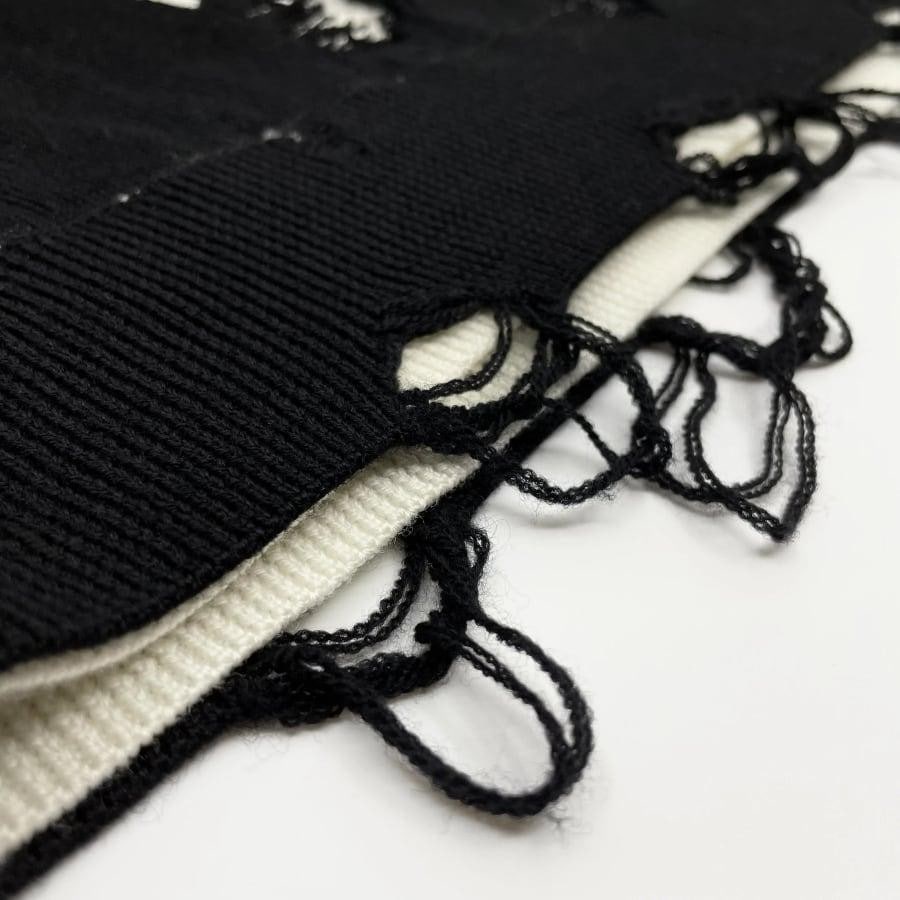 【Haculla】DISTRESSED HACULLA SWEATER（BLACKWHITE） BLACK/WHITE XL