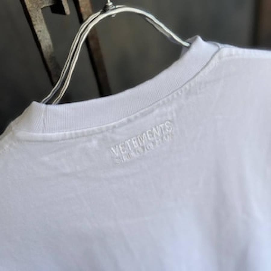VETEMENTS/GOTHIC LOGO LONG SLEEVE/WHITE WHITE S