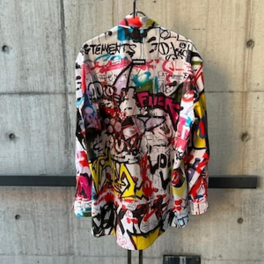 VETEMENTS / GRAFFITISHIRT / WHITE/MULTI WHITE/MULTI XS