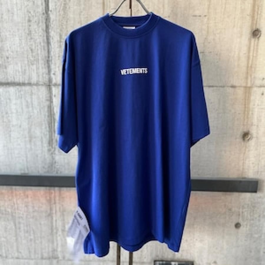 VETEMENTS / LOGOLABELT-SHIRT / BLUE/WHITE BLUE/WHITE XS