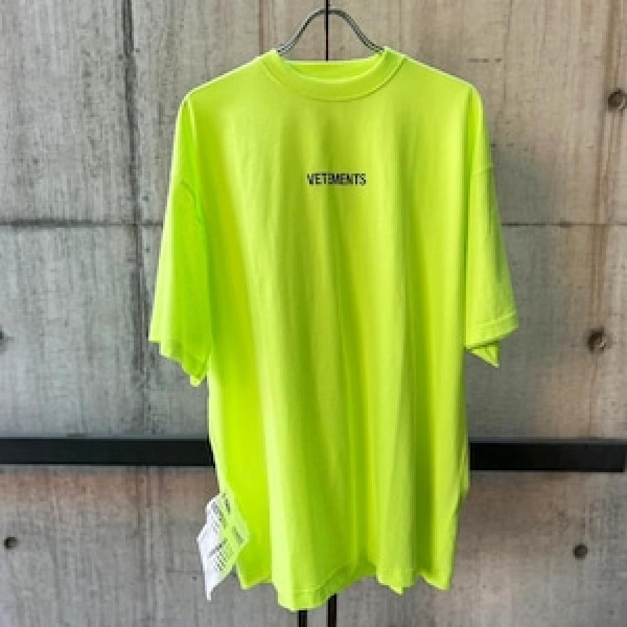 VETEMENTS / LOGOLABELT-SHIRT / YELLOW/BLUE YELLOW/BLUE XS
