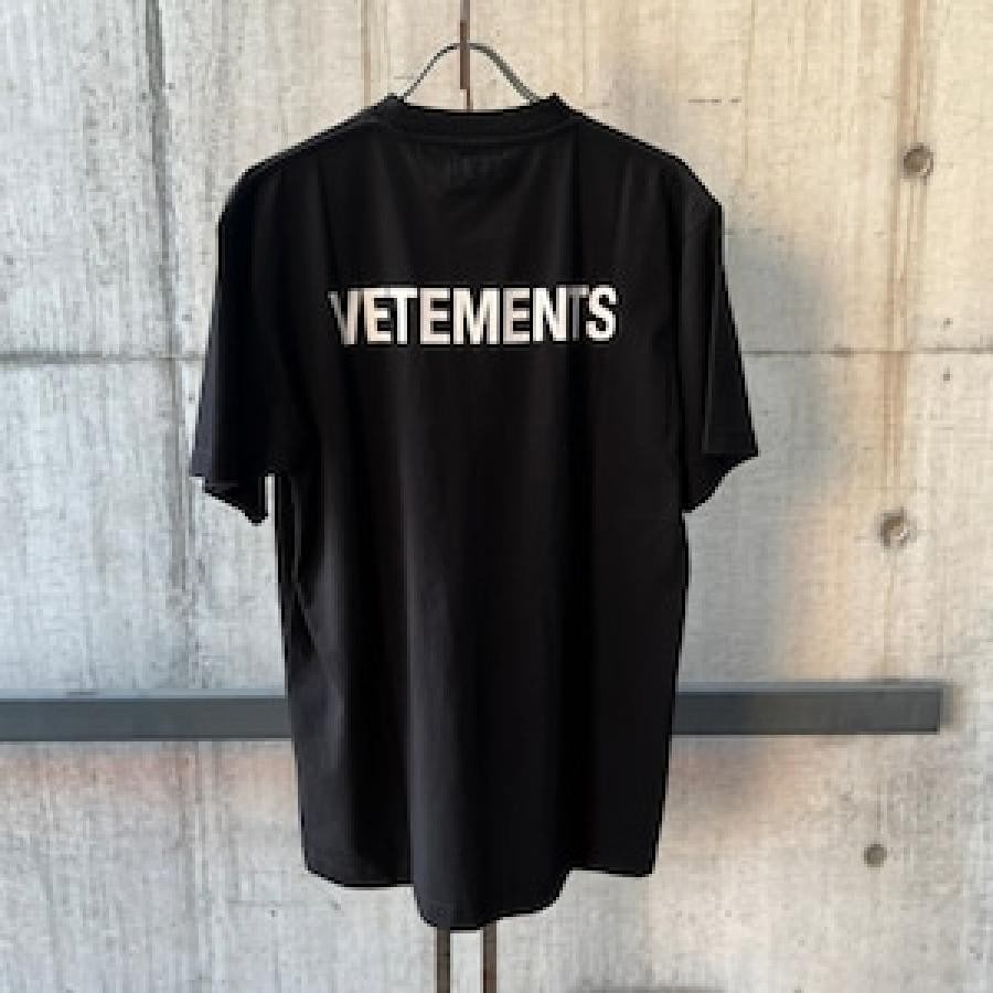VETEMENTS / ICONIC VETEMENTS LOGO T-SHIRT R BLACK L