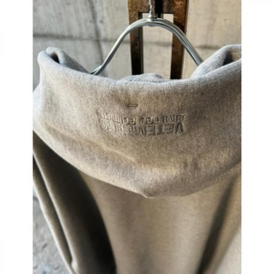 VETEMENTS / LOGOLABELHOODIE / GREY/NAVY(L GREY/NAVY)｜ AYIN