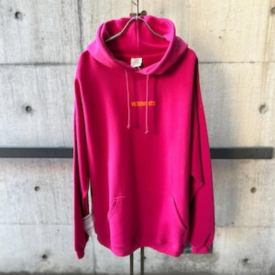 VETEMENTS / LOGOLABELHOODIE / PINK/ORANGE PINK/ORANGE XL