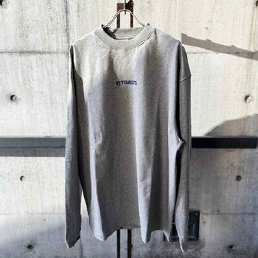 VETEMENTS / LOGOLABELLONGSLEEVE / GREY/NAVY GREY/NAVY L